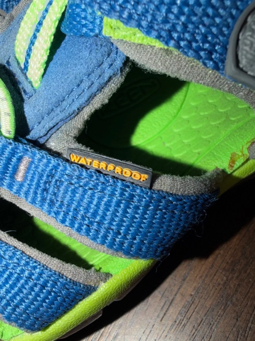 Keen Rubber Toe Newport Hiking Walking Sandals Size 9 Blue Green Waterproof